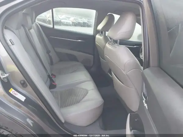 4T1B11HKXJU157400 2018 TOYOTA CAMRY - Image 8