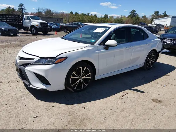 4T1B11HKXJU157543 2018 TOYOTA CAMRY - Image 2