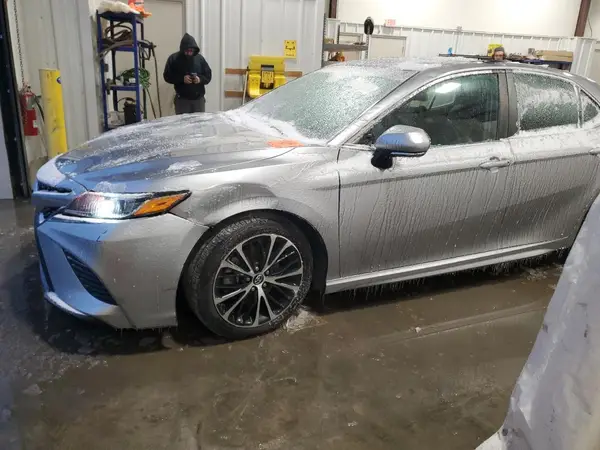 4T1B11HKXJU158644 2018 TOYOTA CAMRY - Image 1