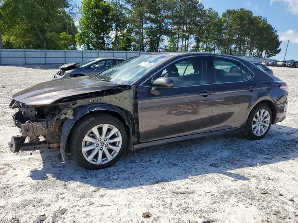 4T1B11HKXJU158661 2018 TOYOTA CAMRY - Image 1