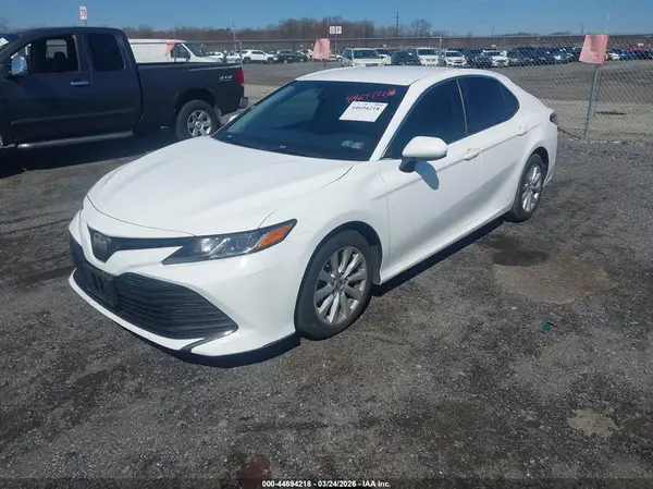 4T1B11HKXJU158689 2018 TOYOTA CAMRY - Image 2