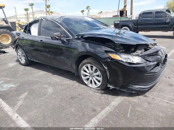 4T1B11HKXJU158739 2018 TOYOTA CAMRY - Image 1