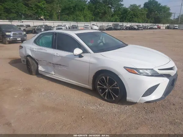 4T1B11HKXJU500545 2018 TOYOTA CAMRY - Image 1