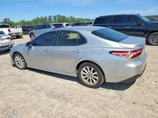 4T1B11HKXJU501453 2018 TOYOTA CAMRY - Image 2