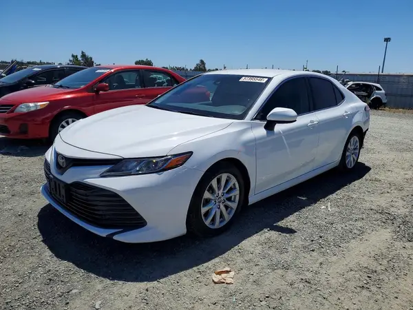 4T1B11HKXJU501498 2018 TOYOTA CAMRY - Image 1