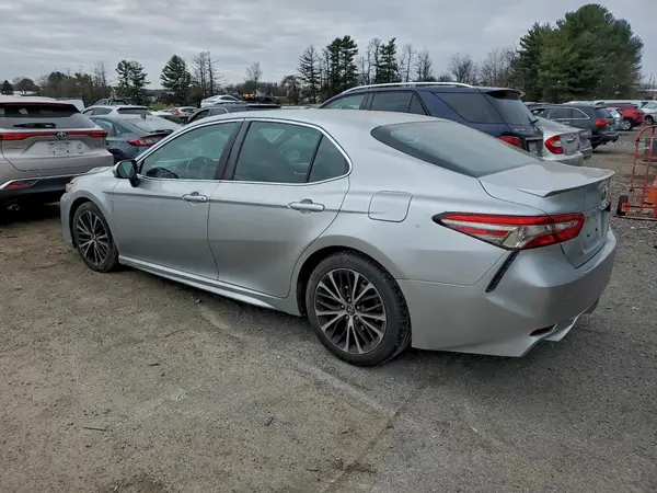 4T1B11HKXJU502277 2018 TOYOTA CAMRY - Image 2