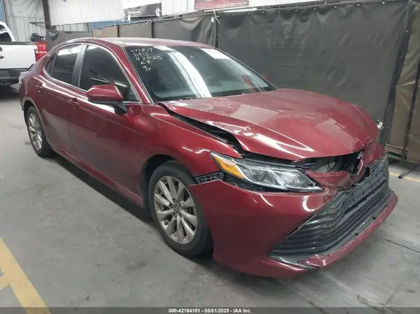4T1B11HKXJU505566 2018 TOYOTA CAMRY - Image 1