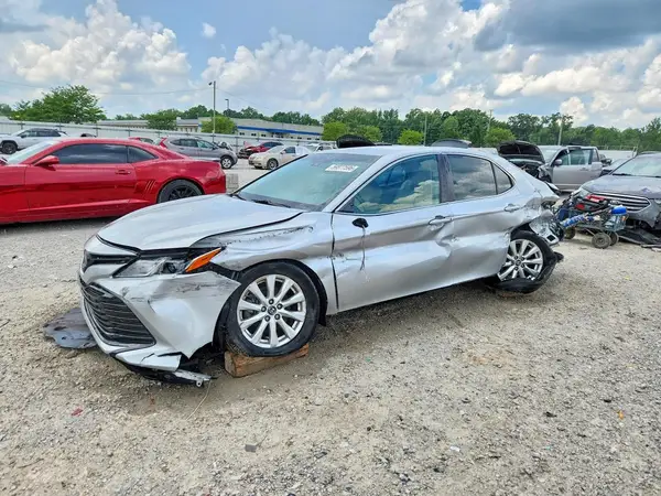 4T1B11HKXJU505941 2018 TOYOTA CAMRY - Image 1