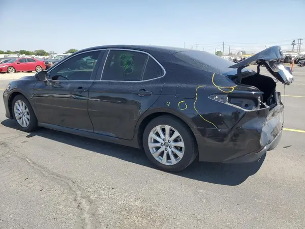 4T1B11HKXJU506846 2018 TOYOTA CAMRY - Image 2