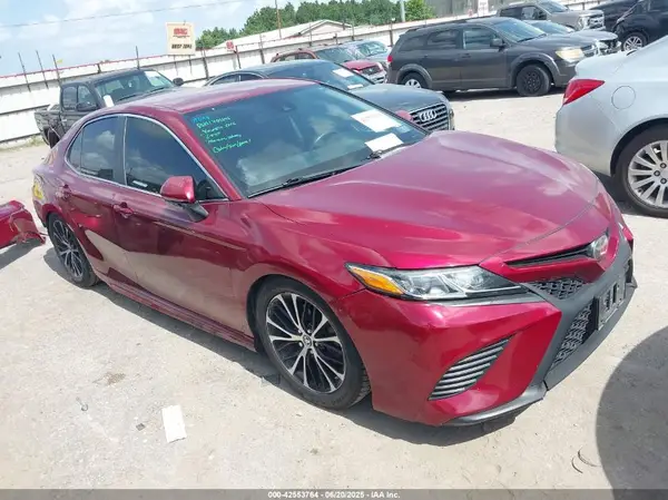 4T1B11HKXJU507107 2018 TOYOTA CAMRY - Image 1