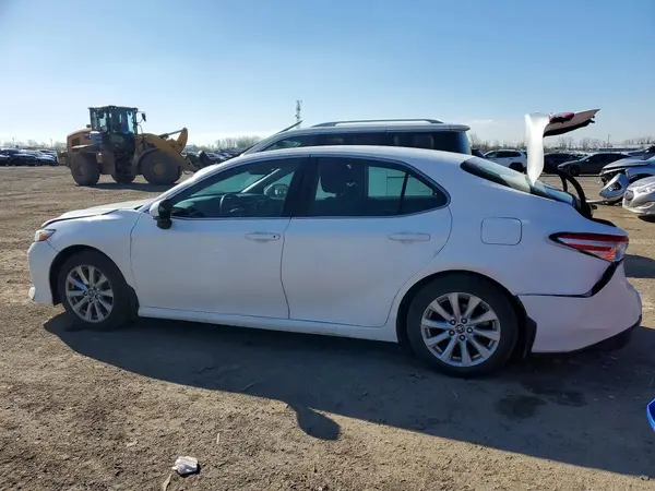 4T1B11HKXJU507379 2018 TOYOTA CAMRY - Image 2