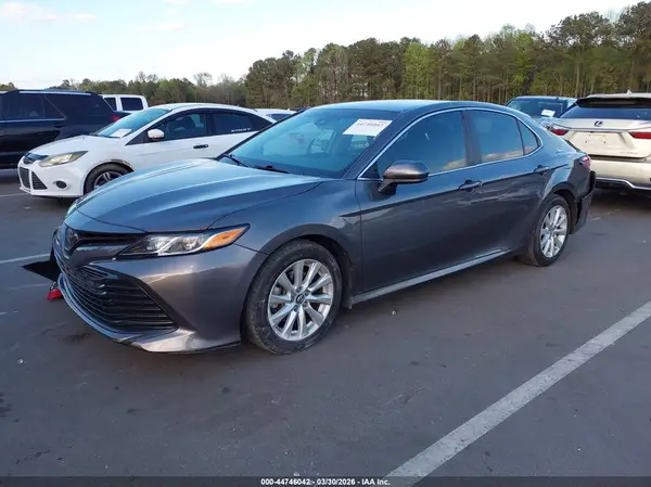 4T1B11HKXJU509665 2018 TOYOTA CAMRY - Image 2