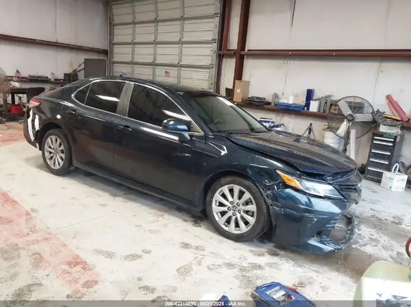 4T1B11HKXJU509987 2018 TOYOTA CAMRY - Image 1