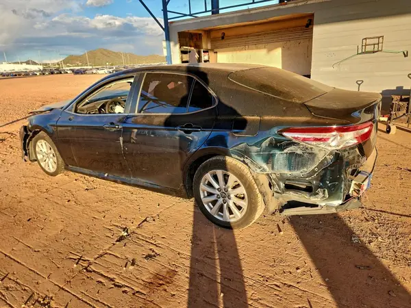 4T1B11HKXJU510069 2018 TOYOTA CAMRY - Image 2