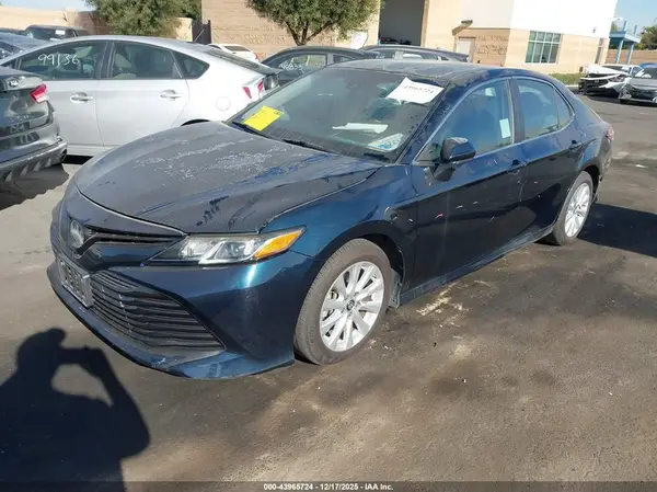 4T1B11HKXJU511044 2018 TOYOTA CAMRY - Image 2
