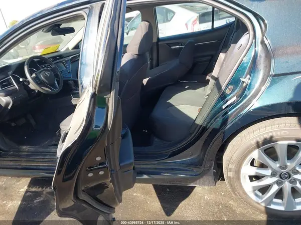 4T1B11HKXJU511044 2018 TOYOTA CAMRY - Image 8