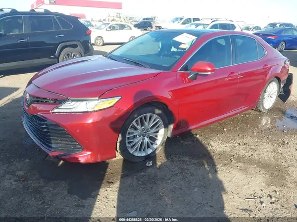 4T1B11HKXJU512212 2018 TOYOTA CAMRY - Image 2