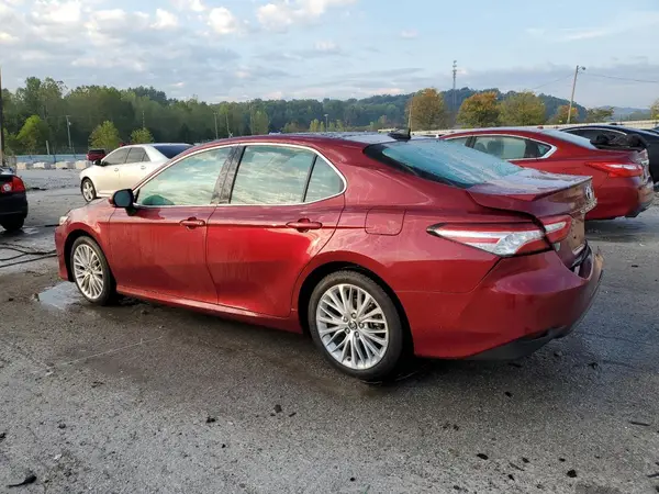 4T1B11HKXJU513327 2018 TOYOTA CAMRY - Image 2
