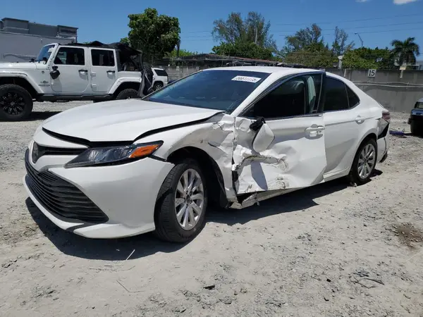 4T1B11HKXJU514445 2018 TOYOTA CAMRY - Image 1
