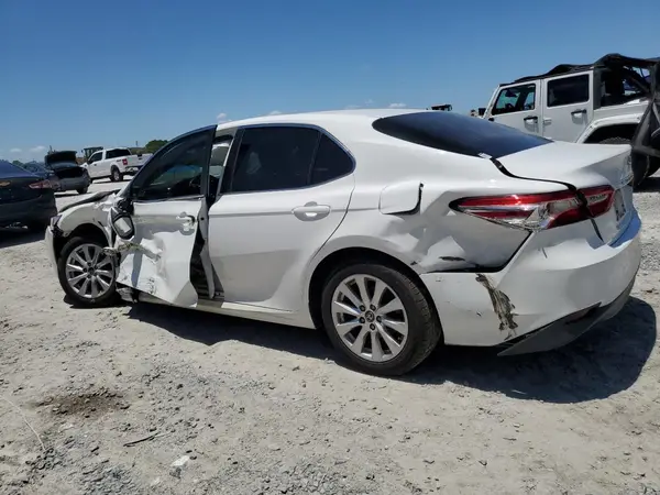 4T1B11HKXJU514445 2018 TOYOTA CAMRY - Image 2
