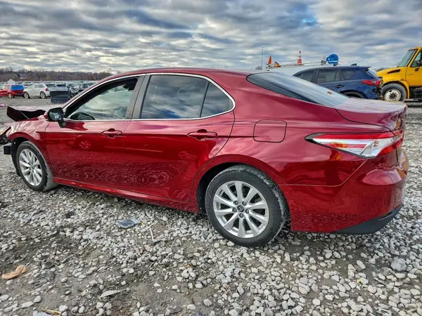 4T1B11HKXJU515028 2018 TOYOTA CAMRY - Image 2