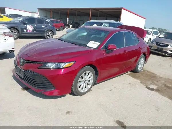 4T1B11HKXJU517698 2018 TOYOTA CAMRY - Image 2