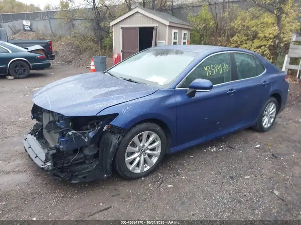 4T1B11HKXJU517751 2018 TOYOTA CAMRY - Image 2