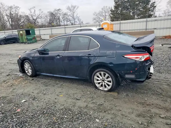 4T1B11HKXJU519953 2018 TOYOTA CAMRY - Image 2