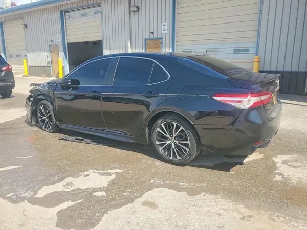 4T1B11HKXJU520097 2018 TOYOTA CAMRY - Image 2