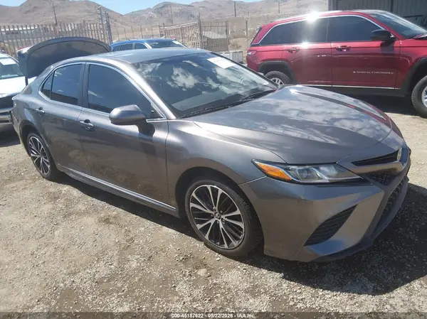 4T1B11HKXJU521847 2018 TOYOTA CAMRY - Image 1