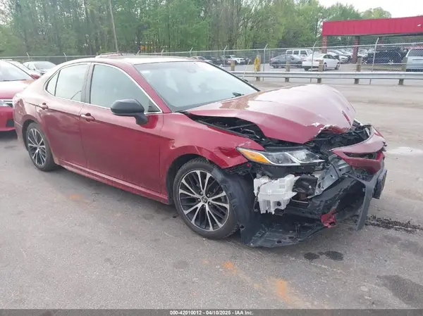 4T1B11HKXJU522111 2018 TOYOTA CAMRY - Image 1