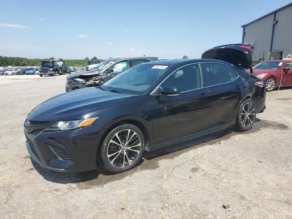4T1B11HKXJU522996 2018 TOYOTA CAMRY - Image 1