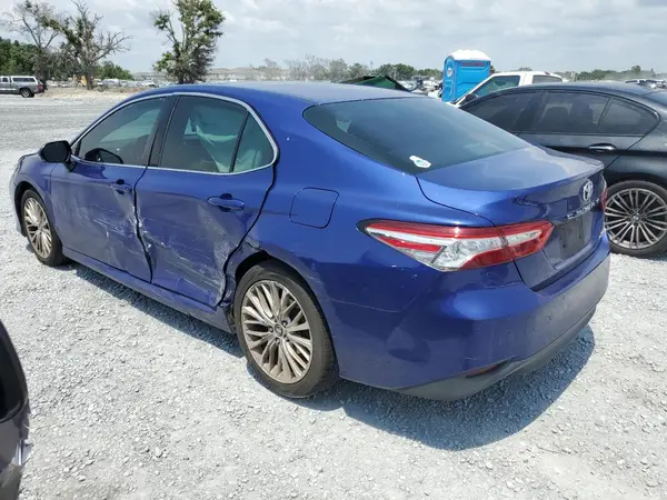 4T1B11HKXJU523470 2018 TOYOTA CAMRY - Image 2