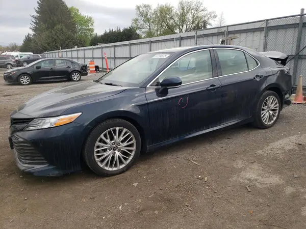 4T1B11HKXJU524408 2018 TOYOTA CAMRY - Image 1