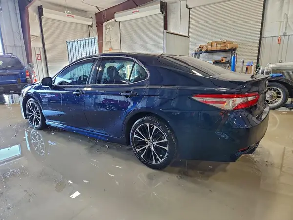 4T1B11HKXJU524456 2018 TOYOTA CAMRY - Image 2