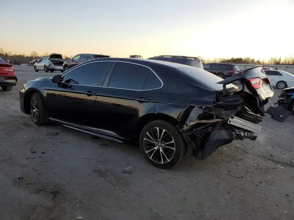 4T1B11HKXJU526577 2018 TOYOTA CAMRY - Image 2