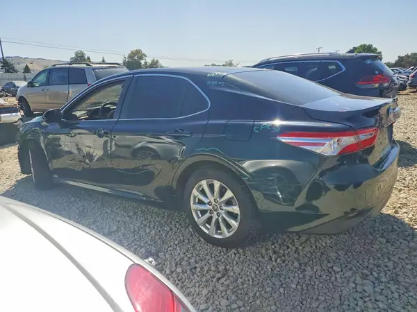 4T1B11HKXJU527857 2018 TOYOTA CAMRY - Image 2