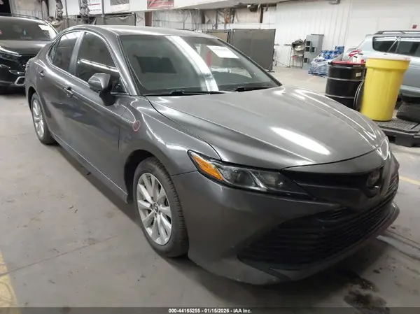 4T1B11HKXJU528278 2018 TOYOTA CAMRY - Image 1