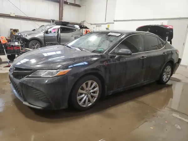 4T1B11HKXJU528684 2018 TOYOTA CAMRY - Image 1