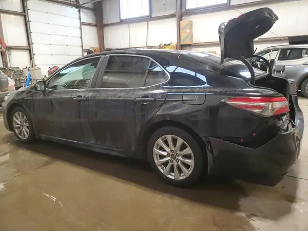 4T1B11HKXJU528684 2018 TOYOTA CAMRY - Image 2