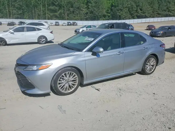 4T1B11HKXJU528720 2018 TOYOTA CAMRY - Image 1