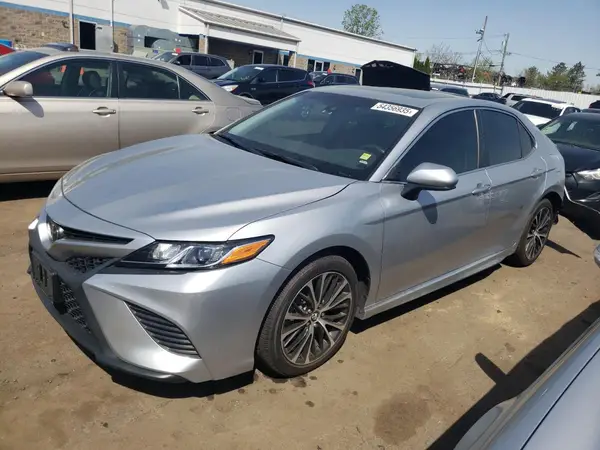 4T1B11HKXJU533478 2018 TOYOTA CAMRY - Image 1