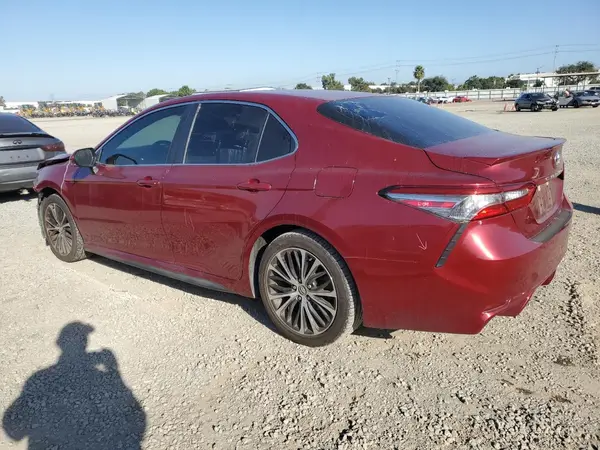 4T1B11HKXJU534520 2018 TOYOTA CAMRY - Image 2