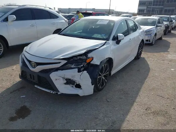 4T1B11HKXJU534906 2018 TOYOTA CAMRY - Image 2
