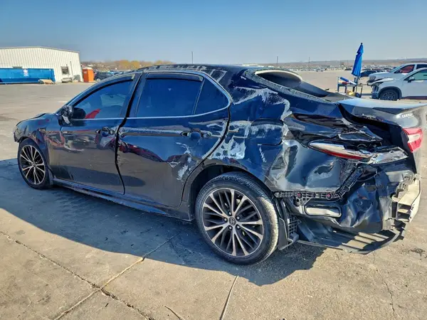 4T1B11HKXJU536753 2018 TOYOTA CAMRY - Image 2