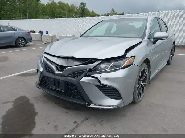 4T1B11HKXJU540124 2018 TOYOTA CAMRY - Image 2
