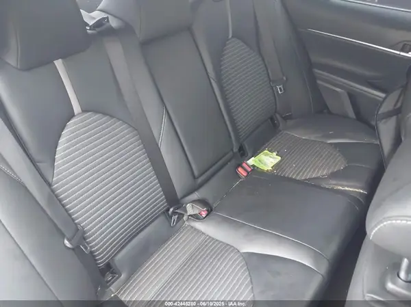 4T1B11HKXJU540933 2018 TOYOTA CAMRY - Image 8
