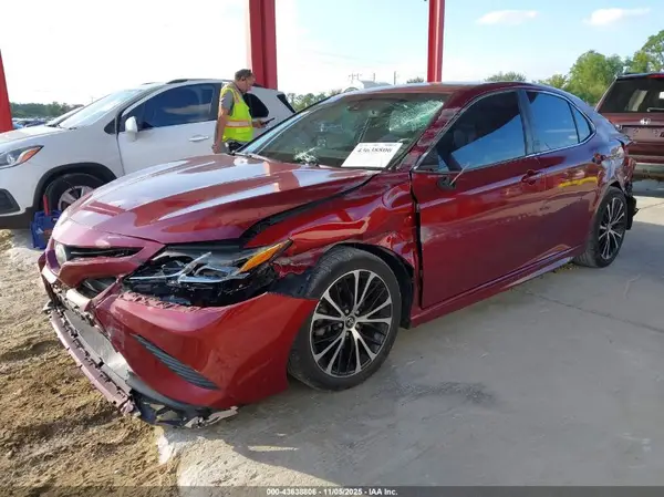 4T1B11HKXJU542889 2018 TOYOTA CAMRY - Image 2