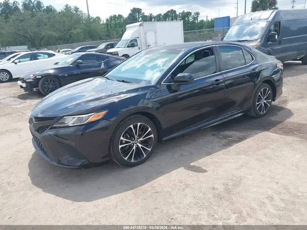 4T1B11HKXJU544013 2018 TOYOTA CAMRY - Image 2