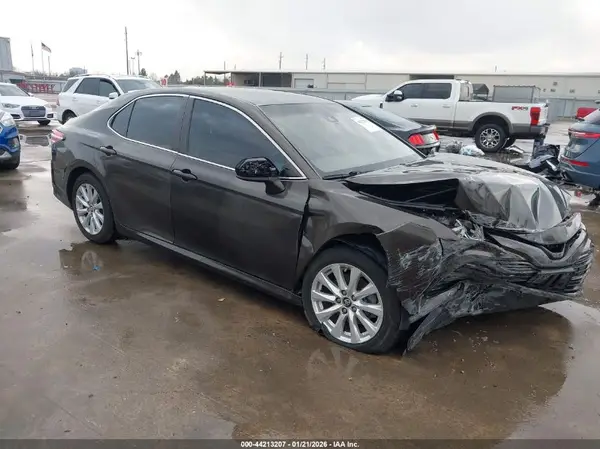 4T1B11HKXJU544268 2018 TOYOTA CAMRY - Image 1